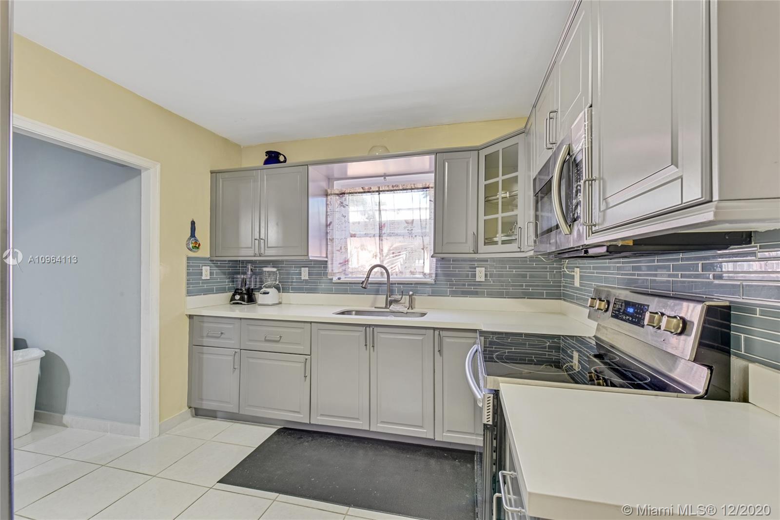 See details / 2492 sq. ft. $ 2020-12-09 0 Photo