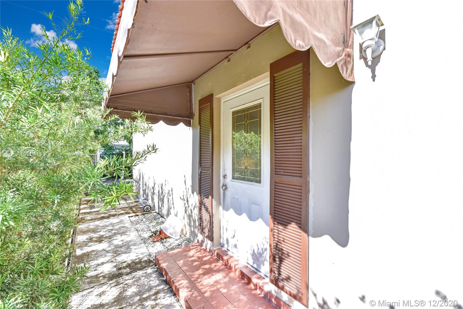 See details / 2492 sq. ft. $ 2020-12-09 0 Photo
