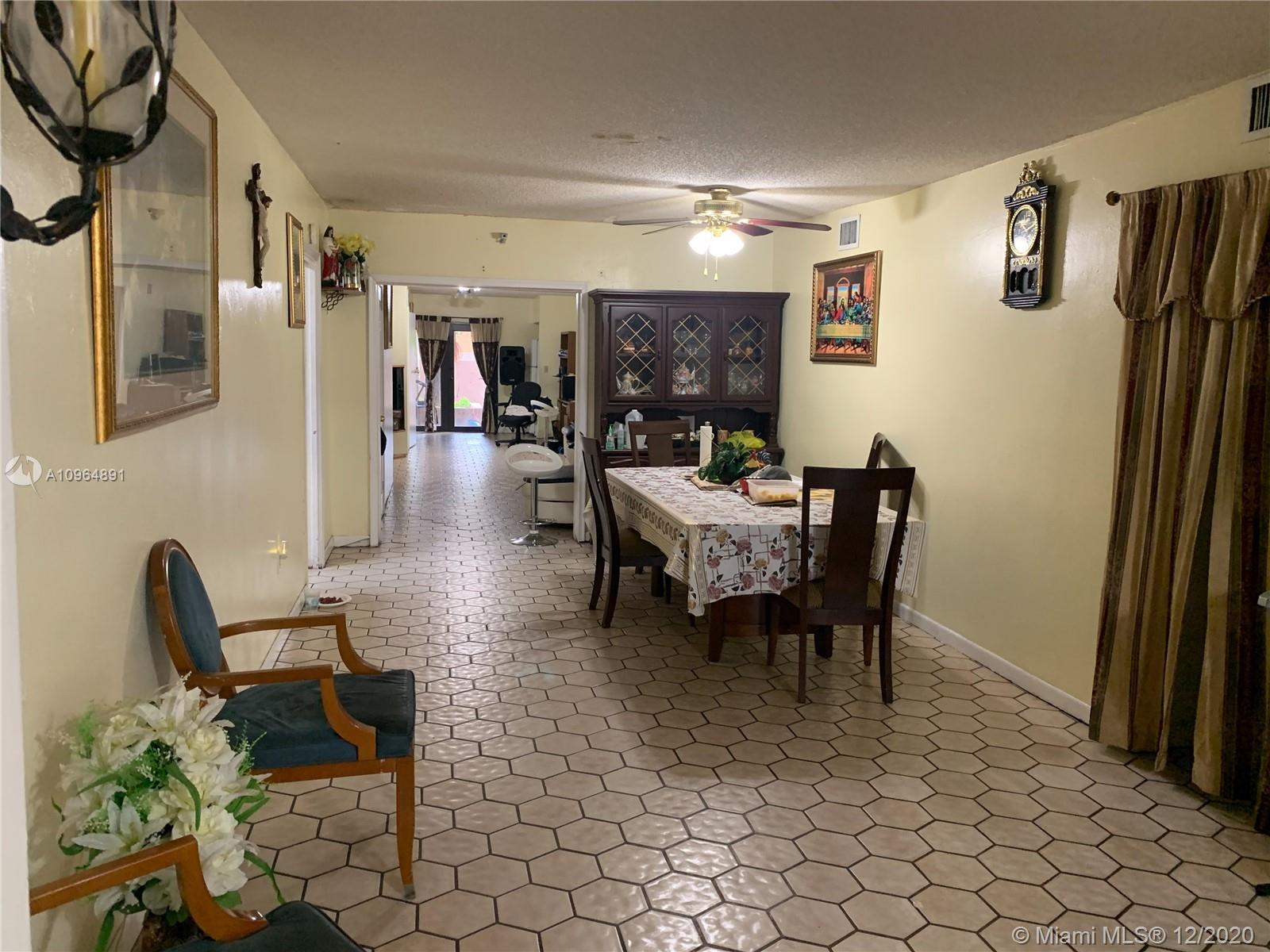 See details / 3191 sq. ft. $ 2020-12-01 0 Photo