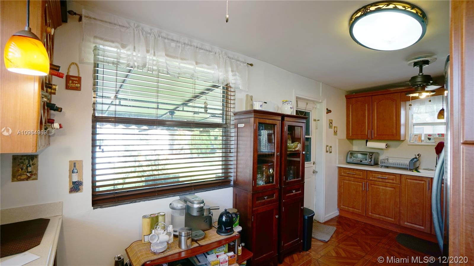 See details / 2318 sq. ft. $ 2020-12-02 0 Photo