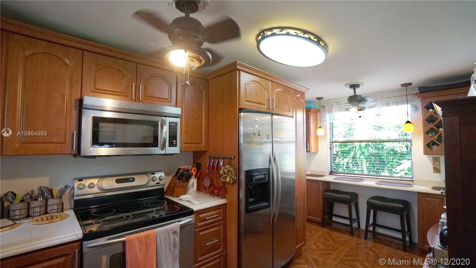 See details / 2318 sq. ft. $ 2020-12-02 0 Photo