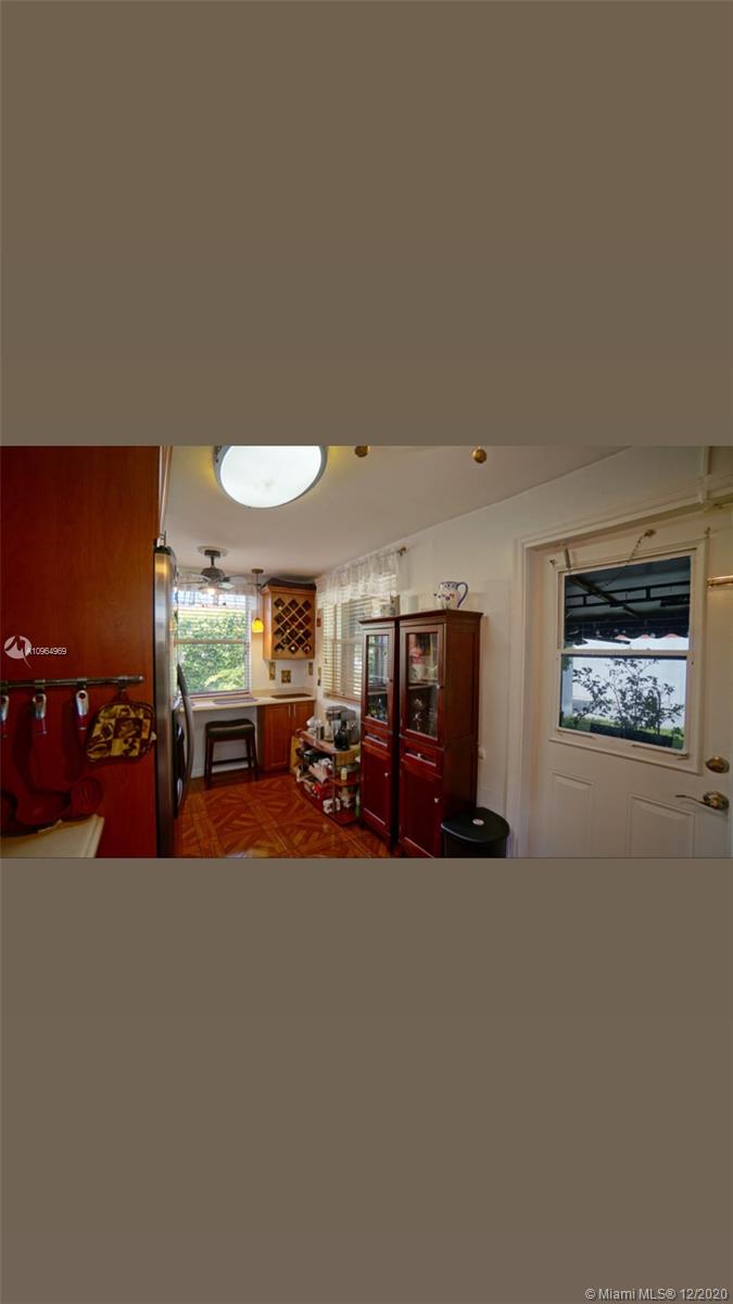 See details / 2318 sq. ft. $ 2020-12-02 0 Photo