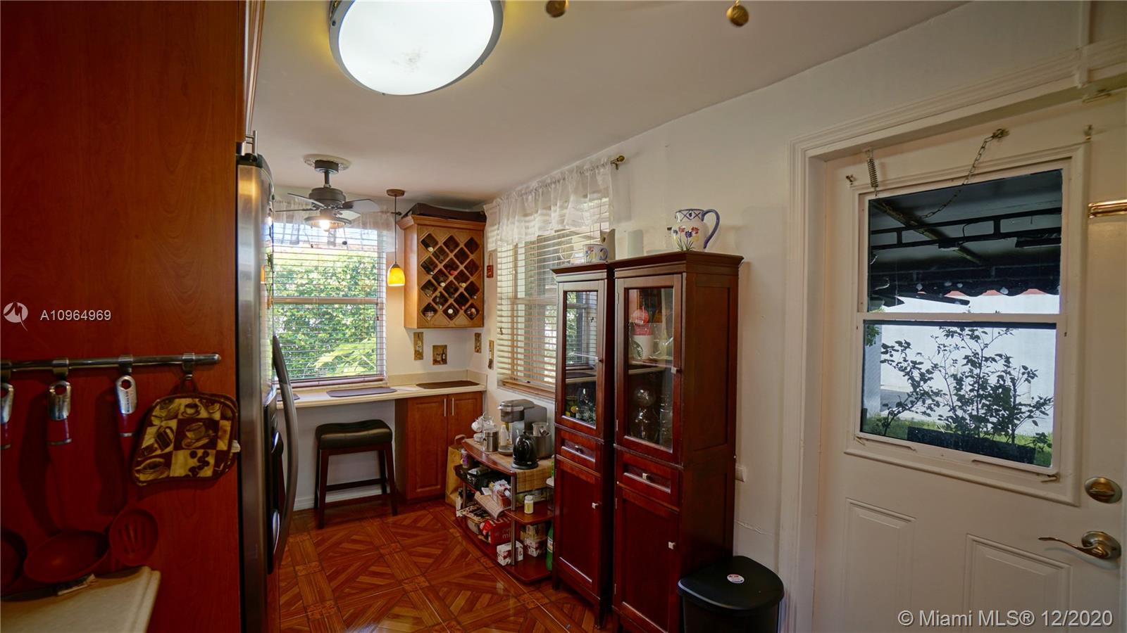 See details / 2318 sq. ft. $ 2020-12-02 0 Photo