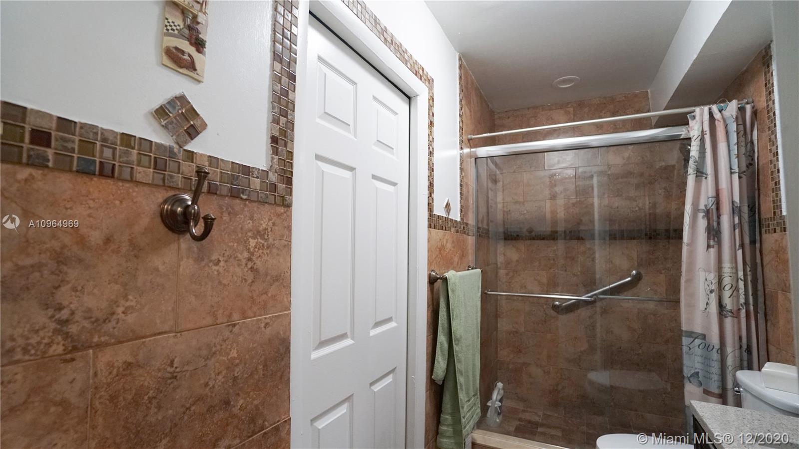 See details / 2318 sq. ft. $ 2020-12-02 0 Photo