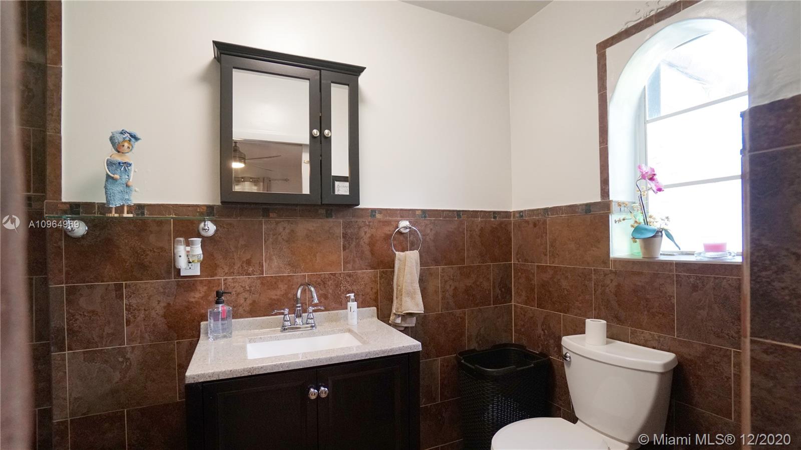 See details / 2318 sq. ft. $ 2020-12-02 0 Photo