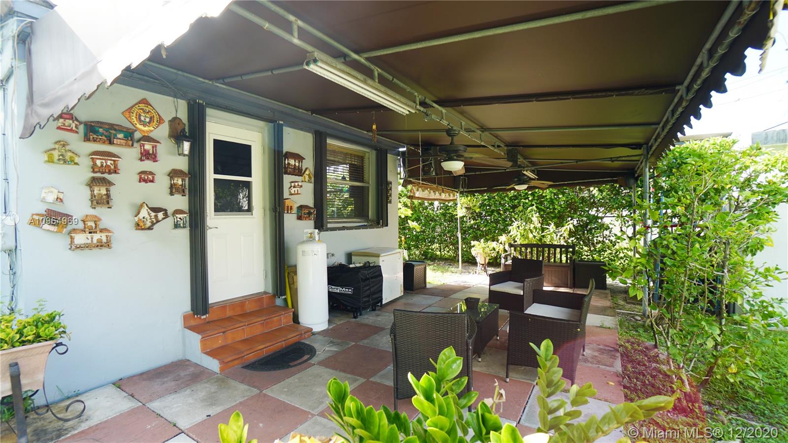 See details / 2318 sq. ft. $ 2020-12-02 0 Photo