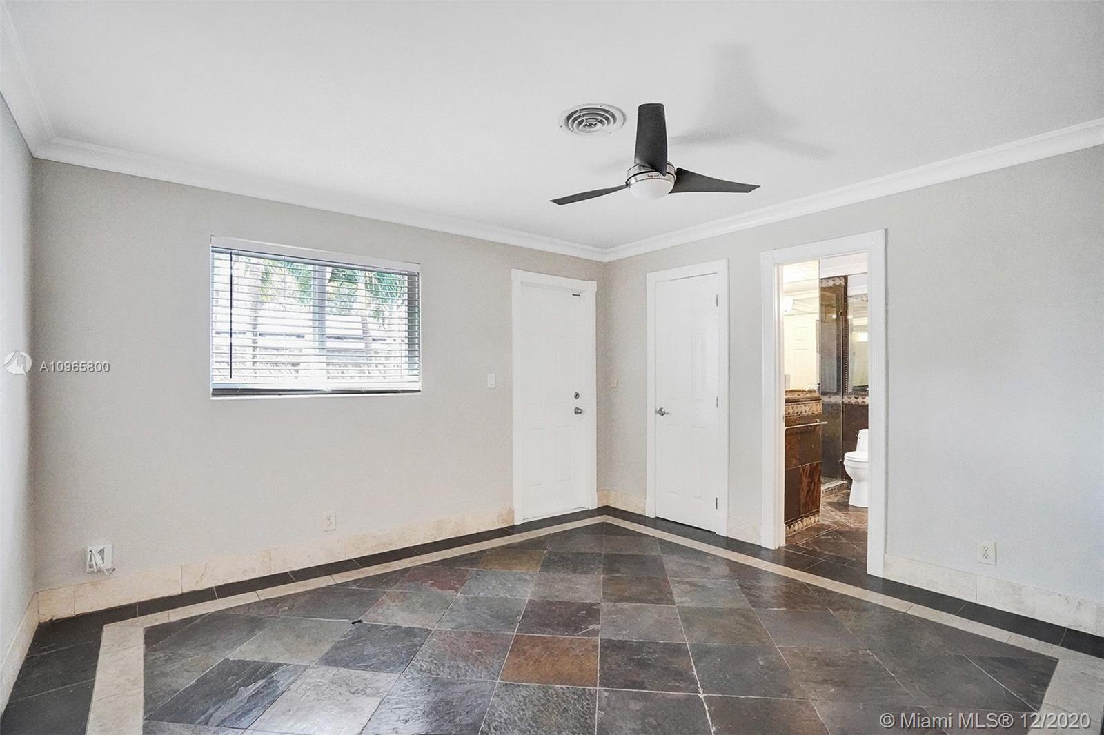 See details / 2334 sq. ft. $ 2020-12-03 0 Photo