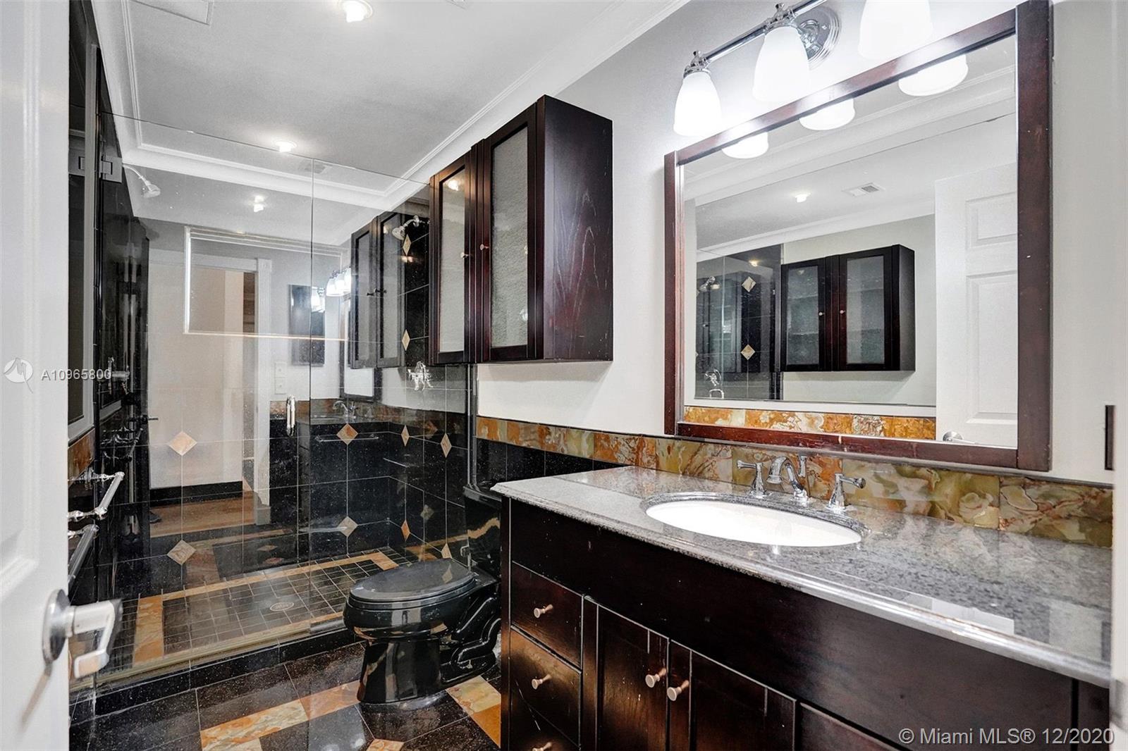 See details / 2334 sq. ft. $ 2020-12-03 0 Photo