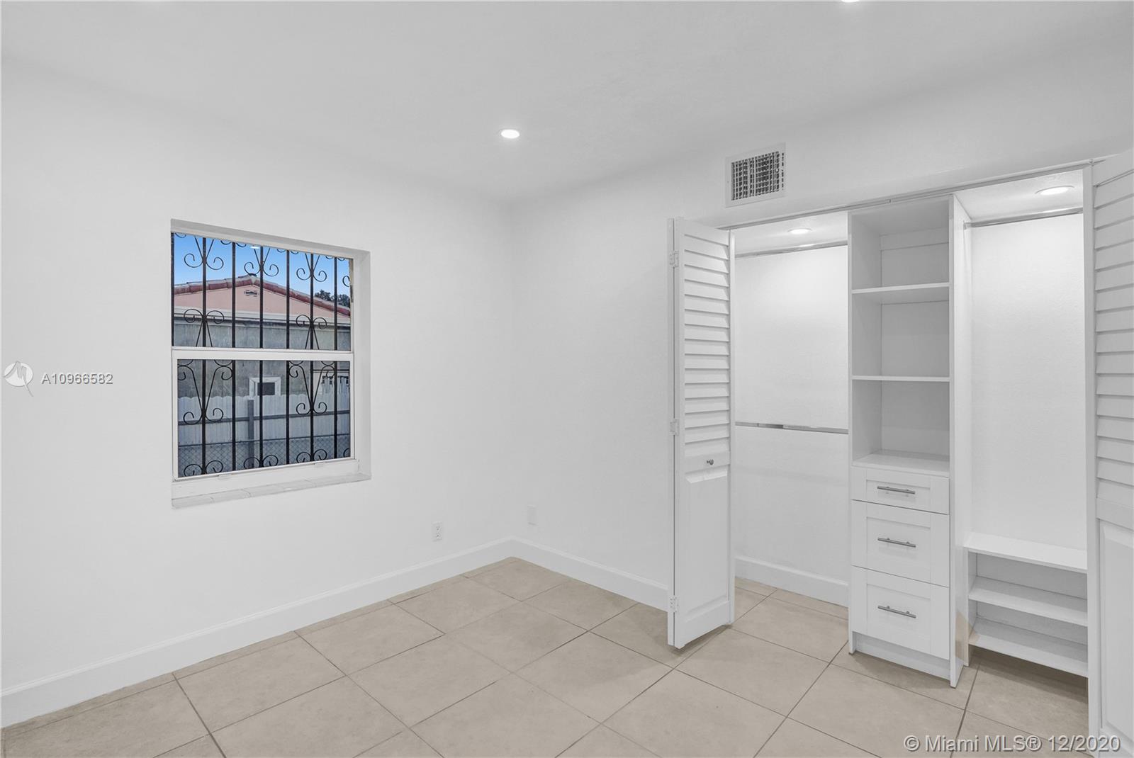 See details / 1257 sq. ft. $ 2020-12-04 0 Photo