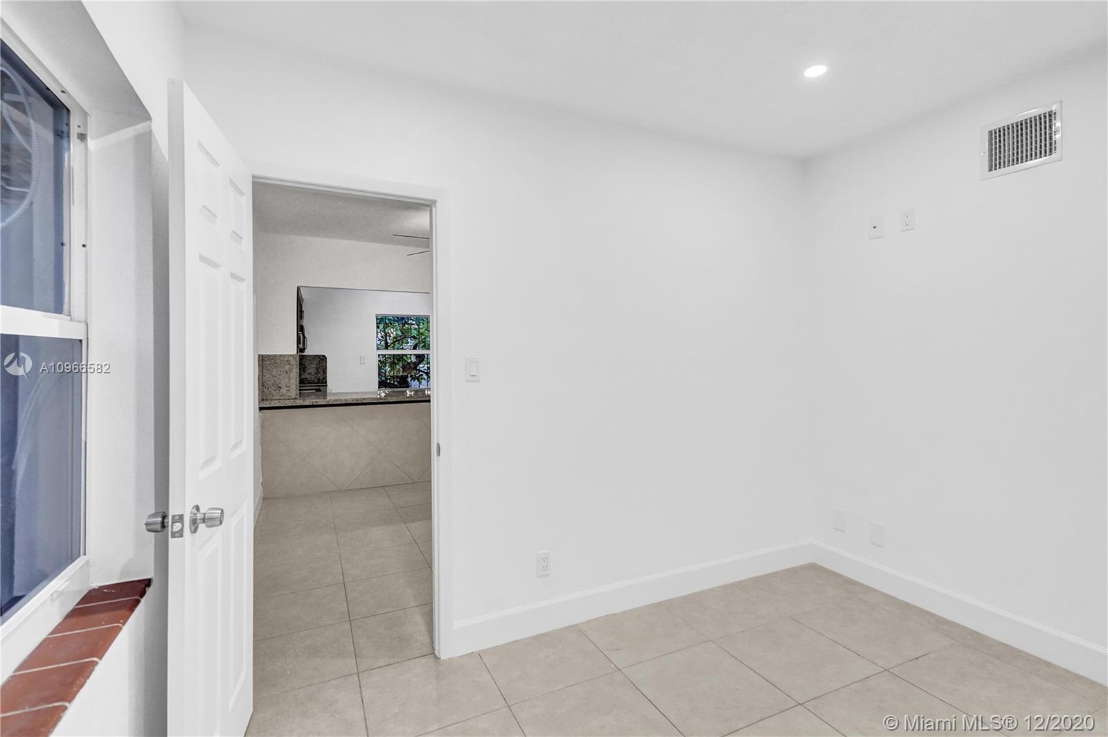 See details / 1257 sq. ft. $ 2020-12-04 0 Photo