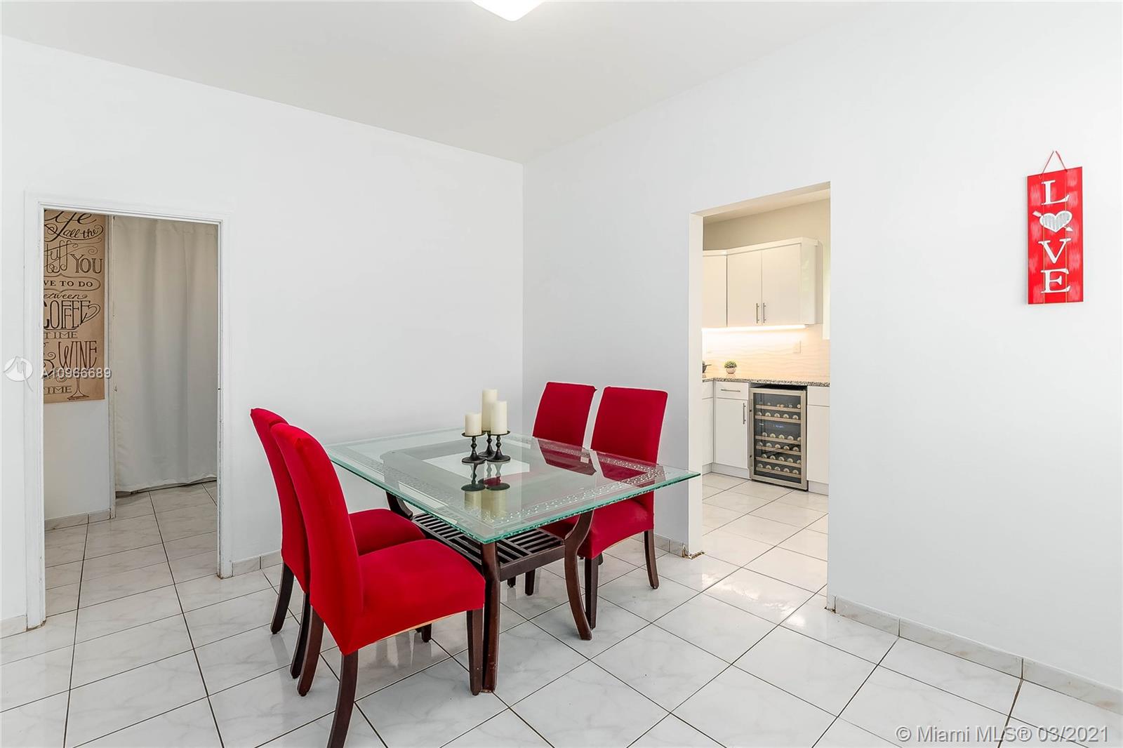 See details / 2327 sq. ft. $ 2020-12-04 0 Photo