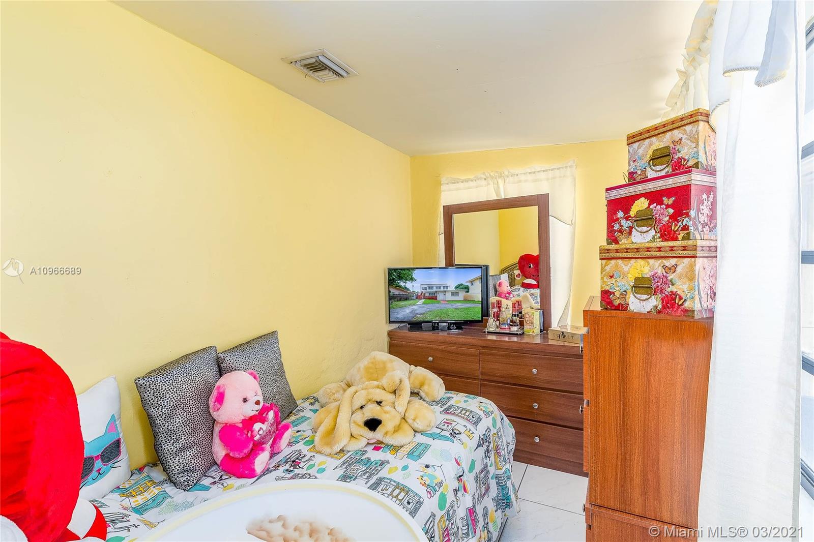 See details / 2327 sq. ft. $ 2020-12-04 0 Photo