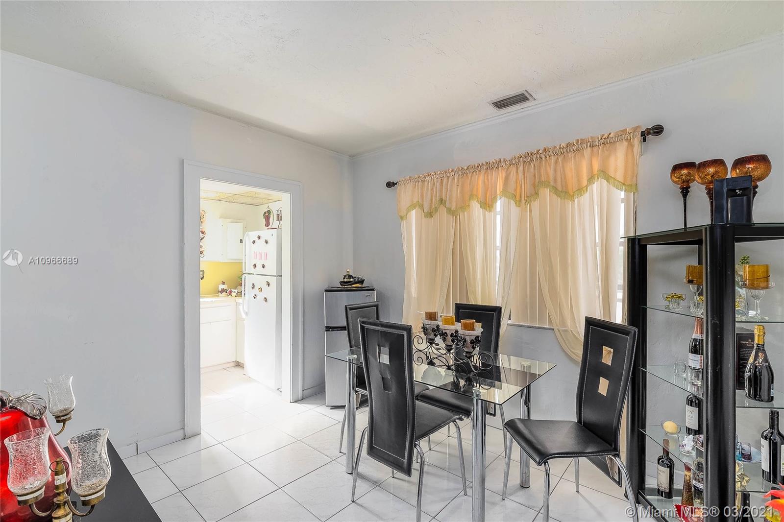 See details / 2327 sq. ft. $ 2020-12-04 0 Photo