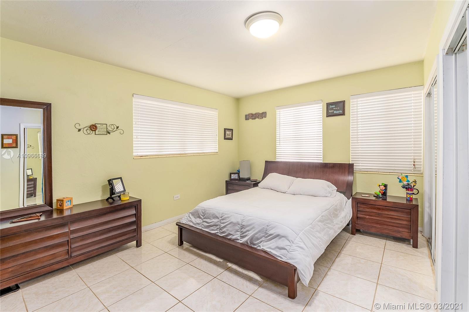 See details / 2327 sq. ft. $ 2020-12-04 0 Photo