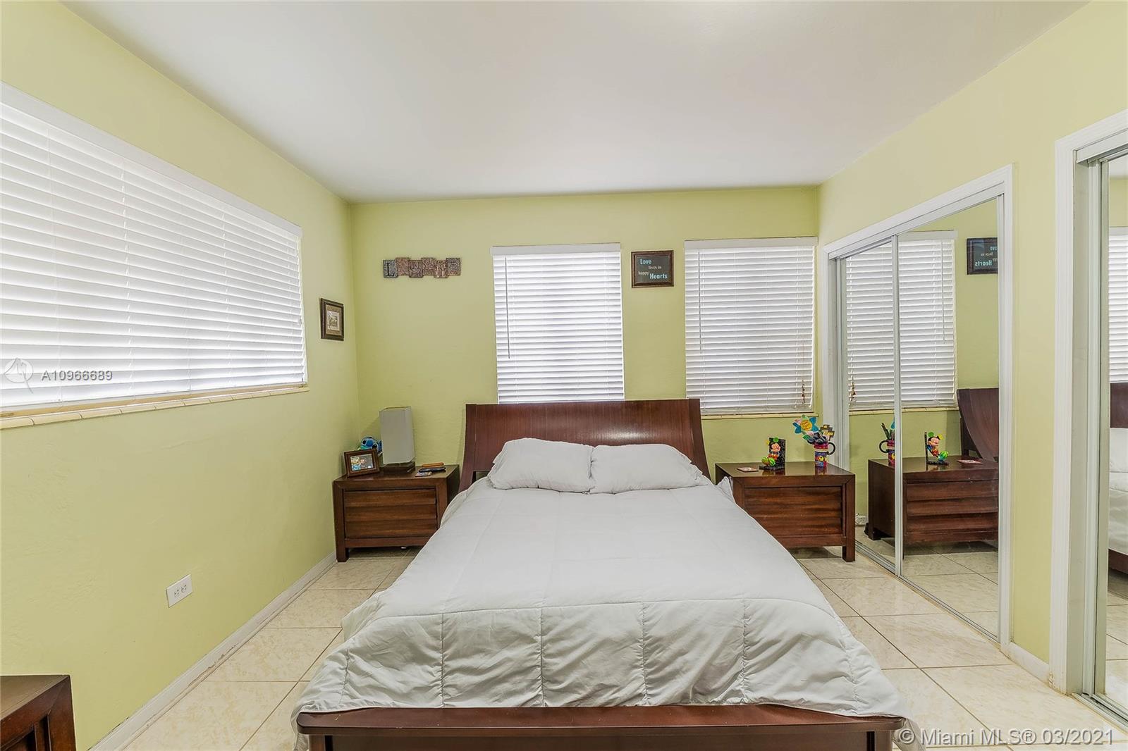 See details / 2327 sq. ft. $ 2020-12-04 0 Photo
