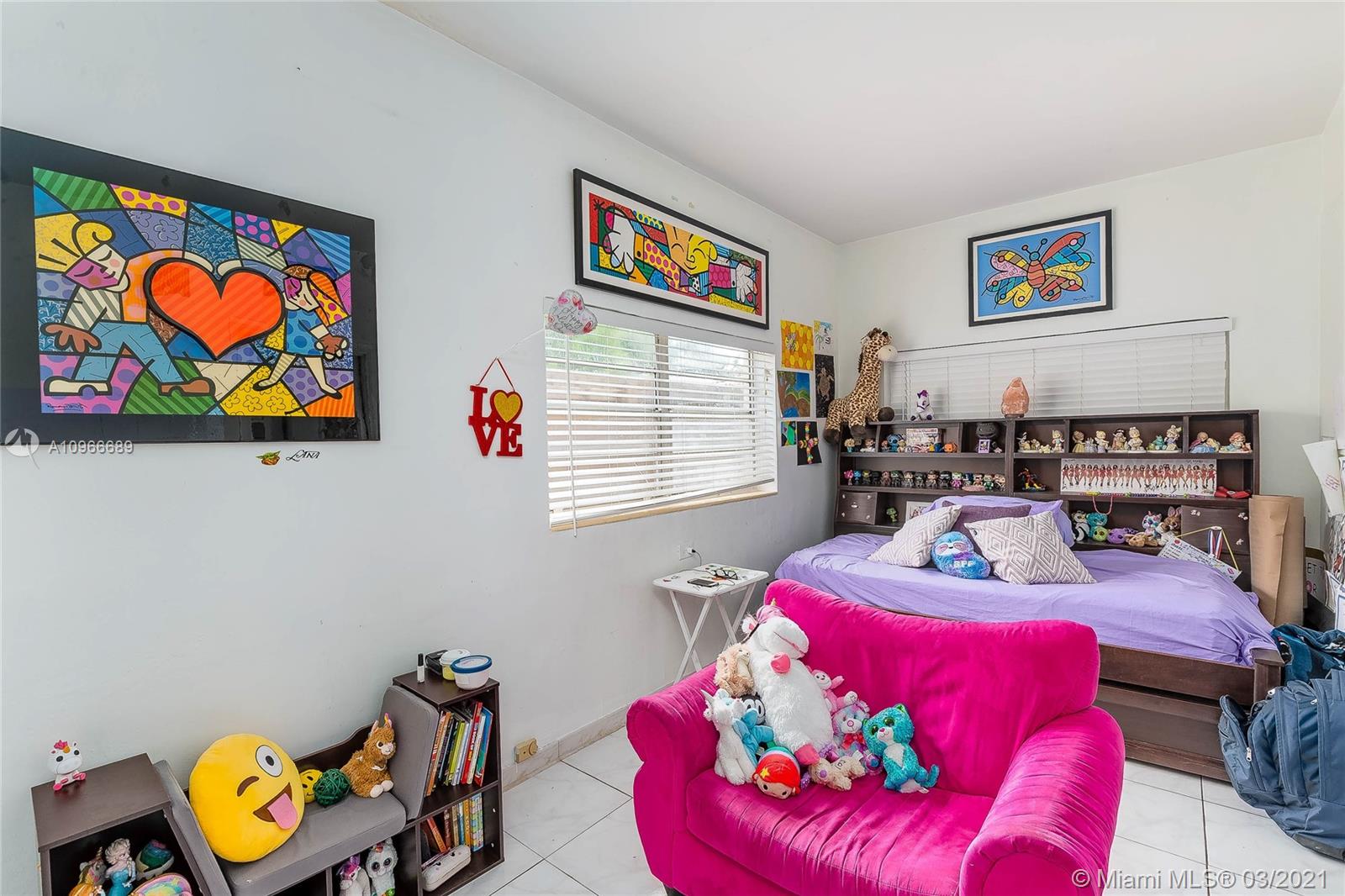 See details / 2327 sq. ft. $ 2020-12-04 0 Photo