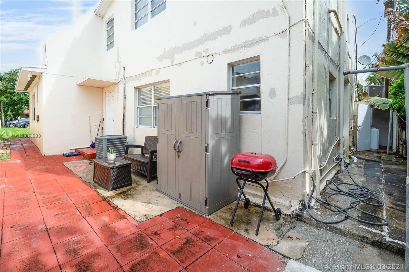 See details / 2327 sq. ft. $ 2020-12-04 0 Photo
