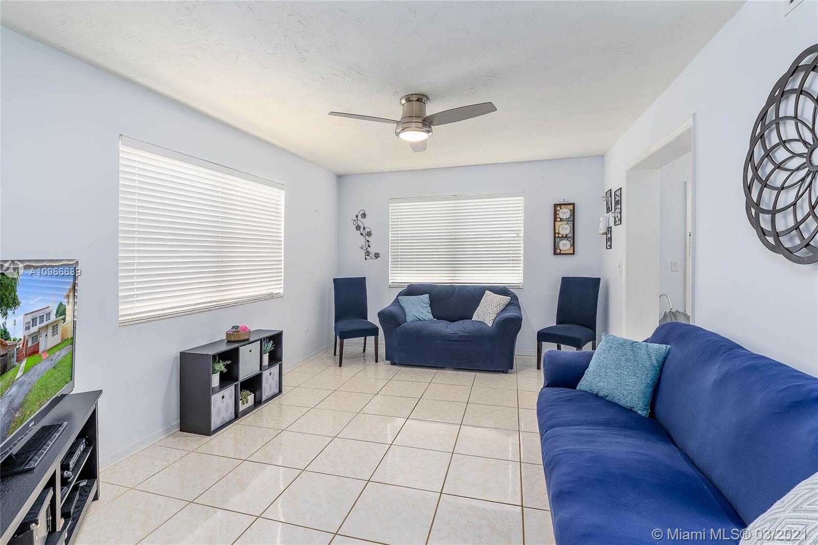 See details / 2327 sq. ft. $ 2020-12-04 0 Photo