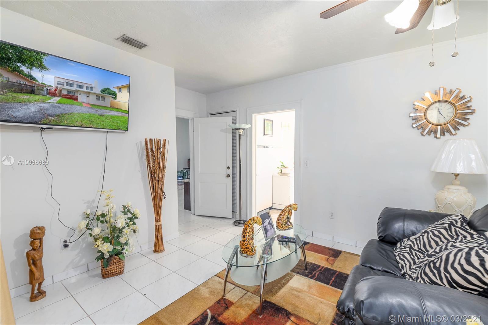 See details / 2327 sq. ft. $ 2020-12-04 0 Photo