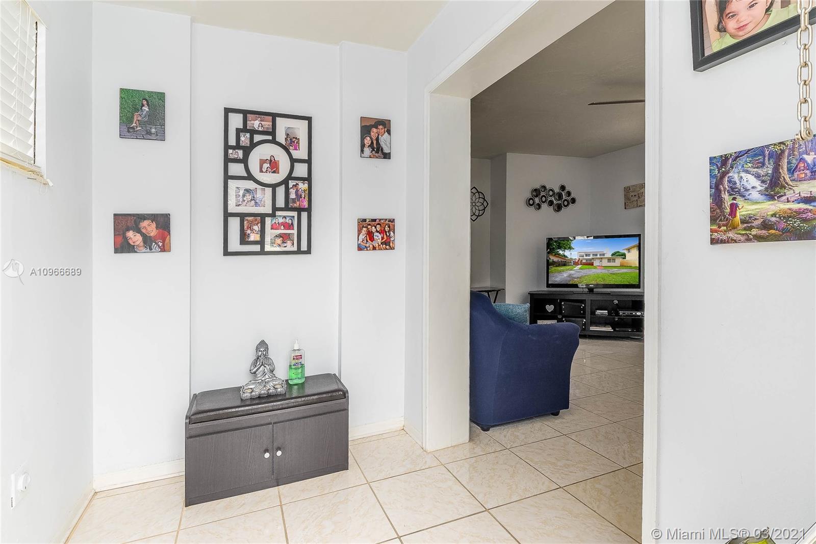 See details / 2327 sq. ft. $ 2020-12-04 0 Photo
