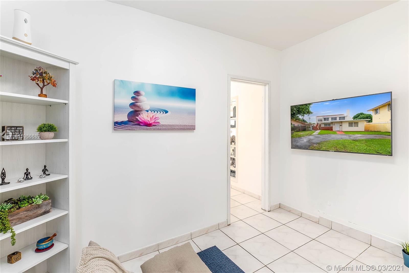 See details / 2327 sq. ft. $ 2020-12-04 0 Photo