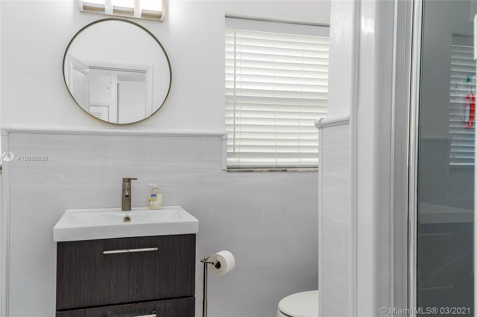 See details / 2327 sq. ft. $ 2020-12-04 0 Photo