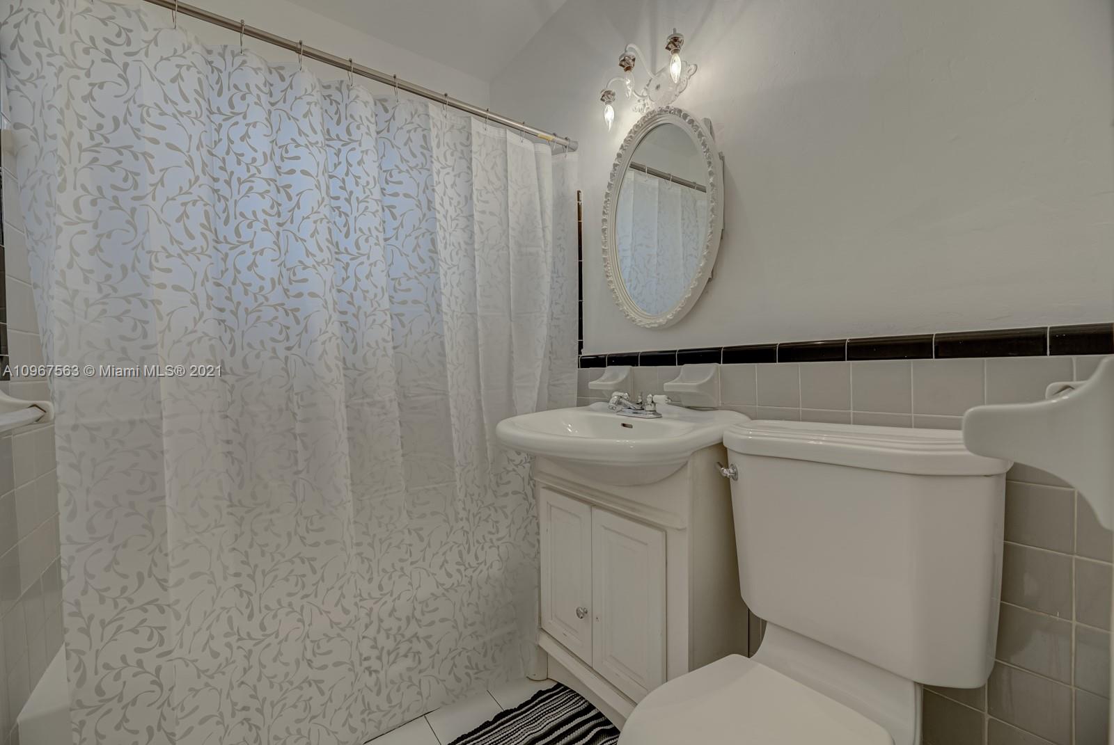 See details / 1900 sq. ft. $ 2020-12-07 0 Photo