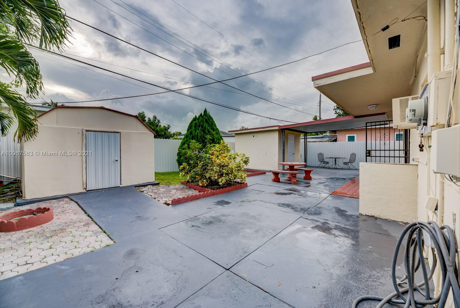 See details / 1900 sq. ft. $ 2020-12-07 0 Photo
