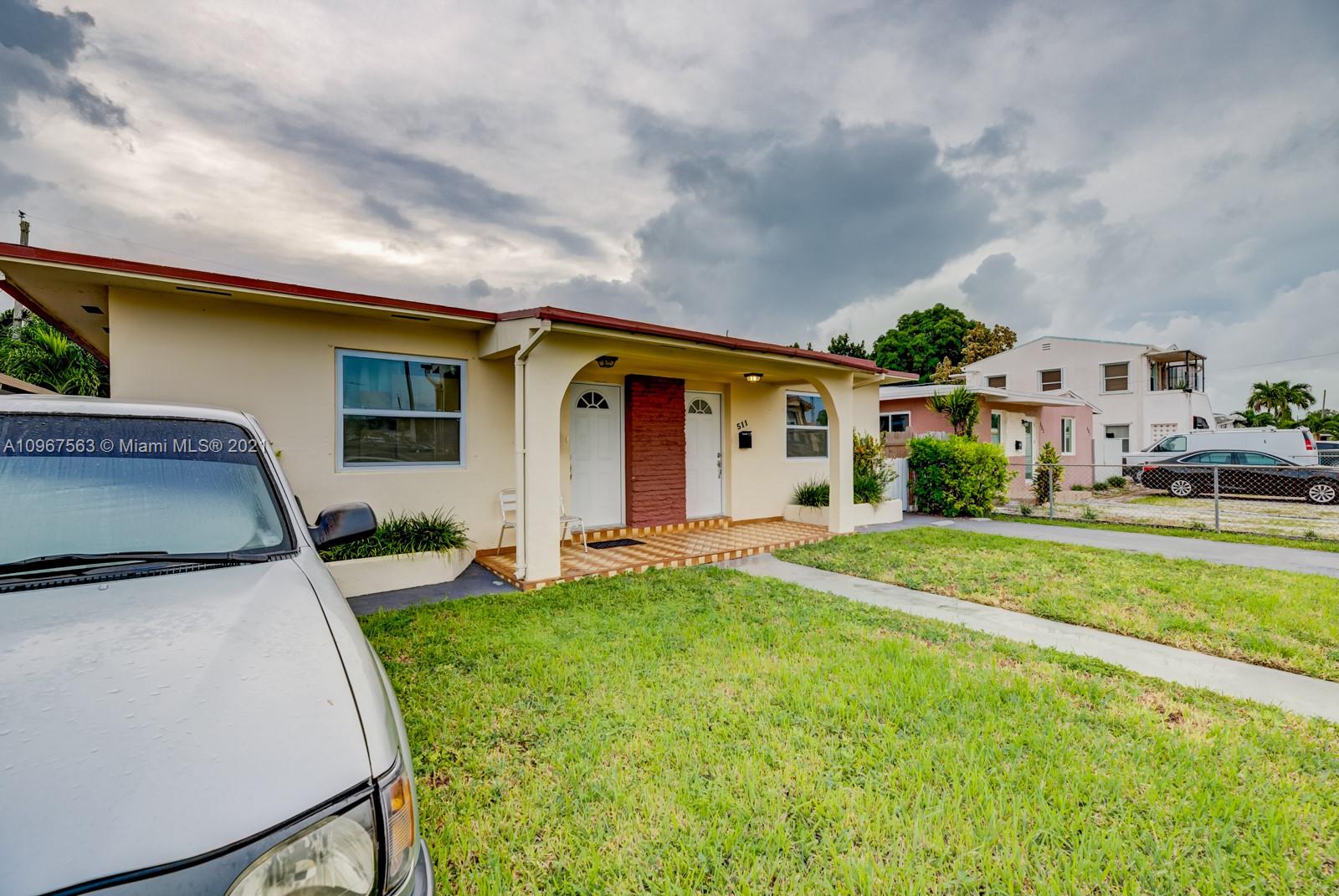 See details / 1900 sq. ft. $ 2020-12-07 0 Photo