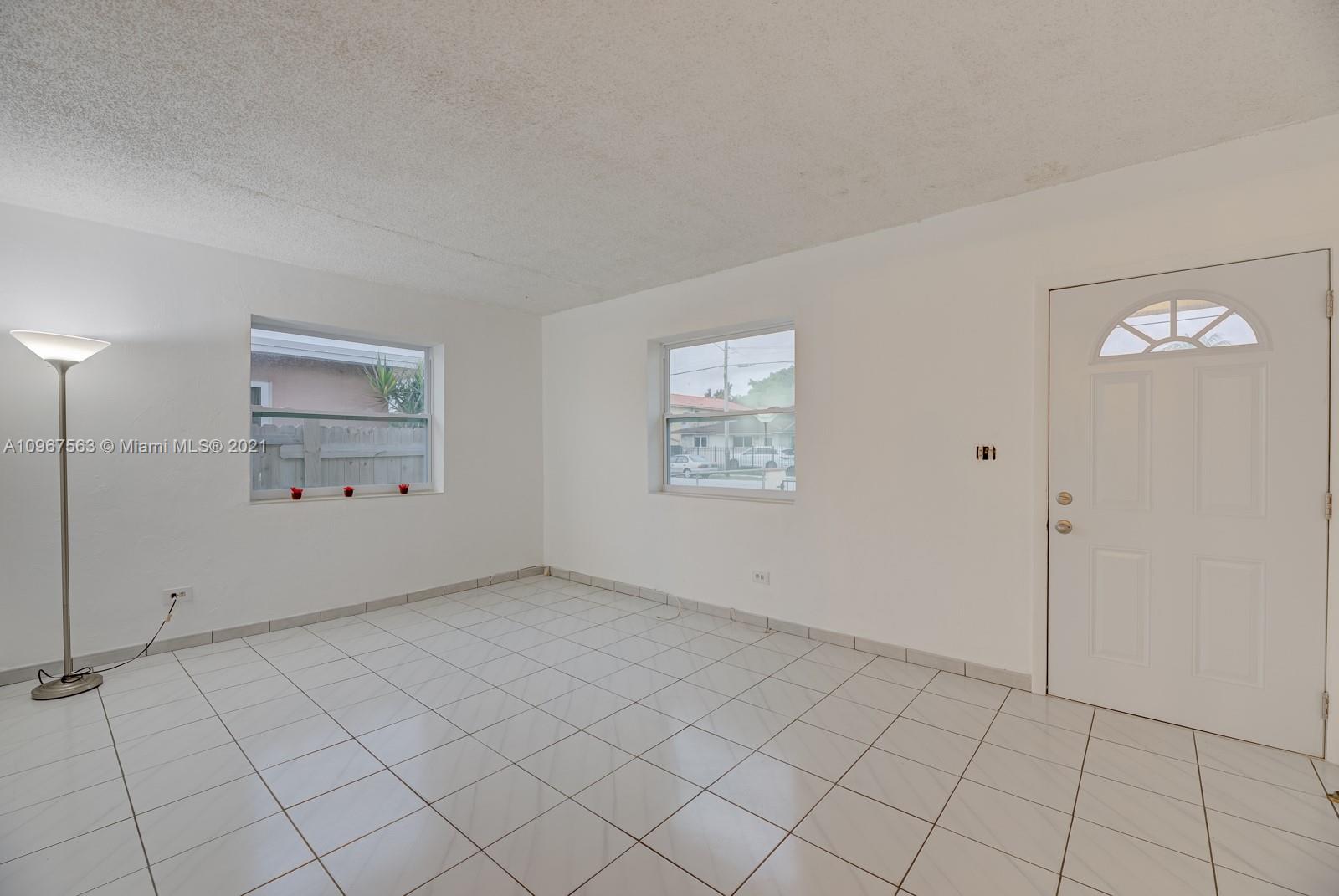 See details / 1900 sq. ft. $ 2020-12-07 0 Photo