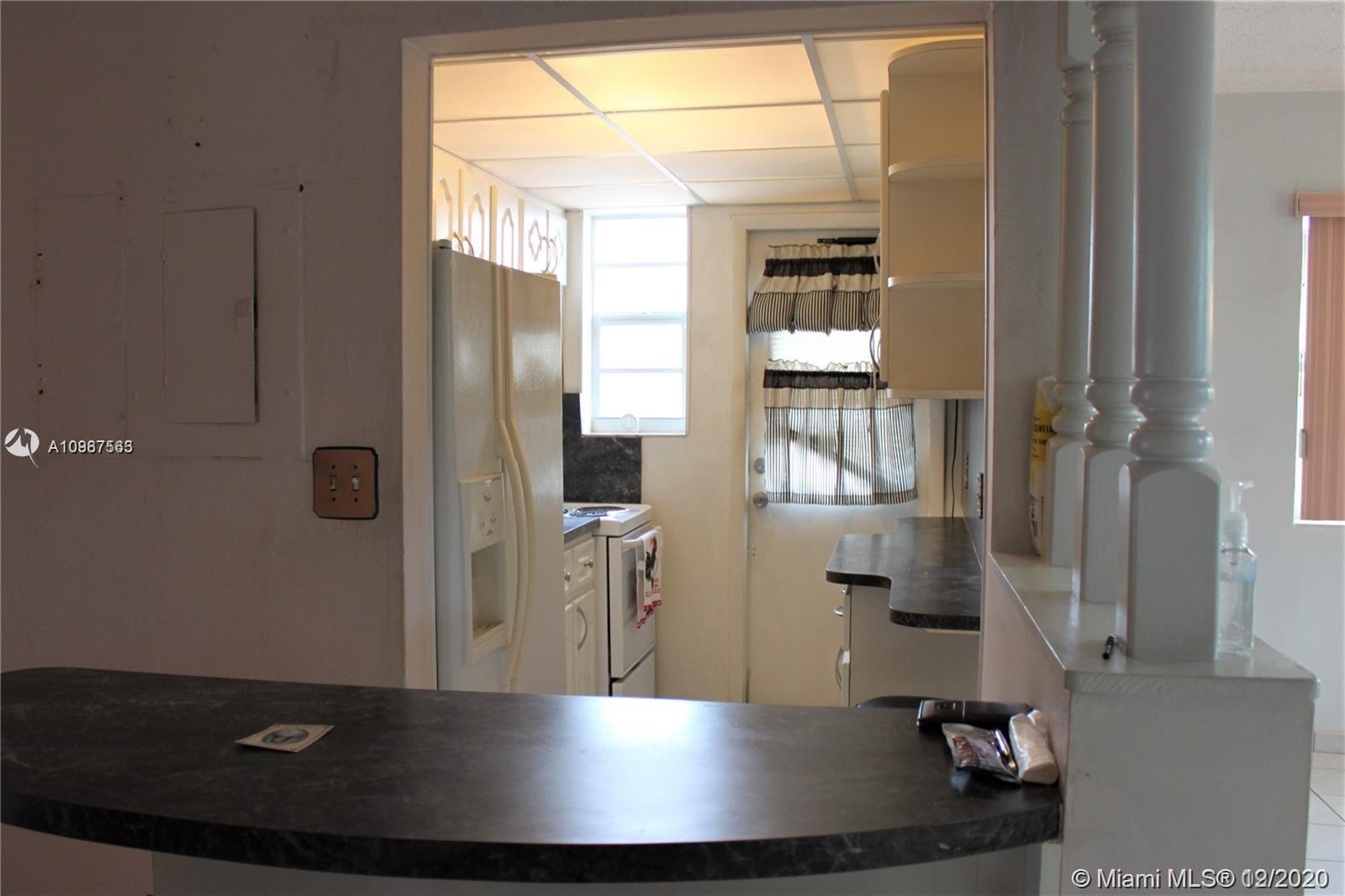See details / 1900 sq. ft. $ 2020-12-07 0 Photo