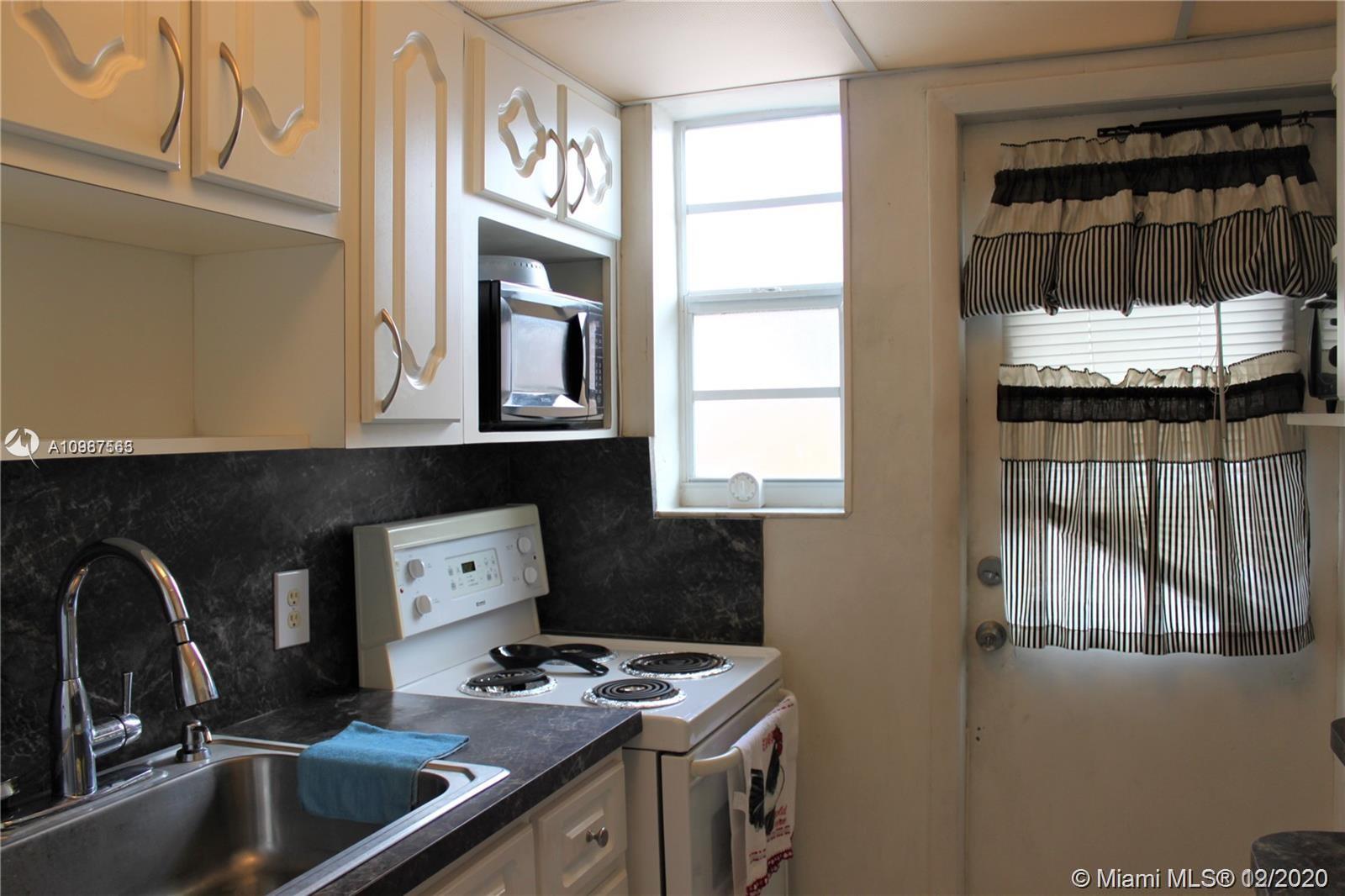 See details / 1900 sq. ft. $ 2020-12-07 0 Photo