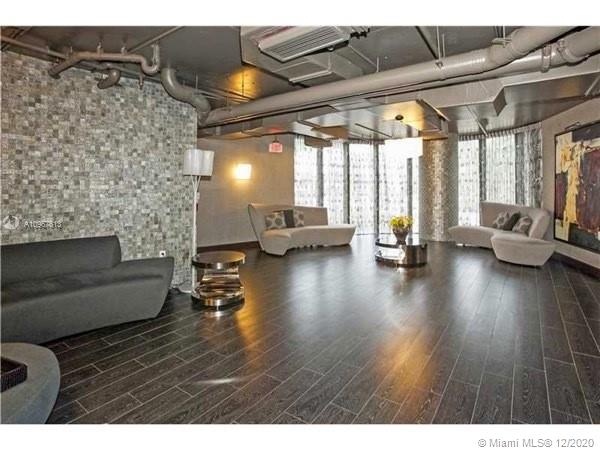 See details 3504 3 / 4 2078 sq. ft. $ 2020-12-07 0 Photo