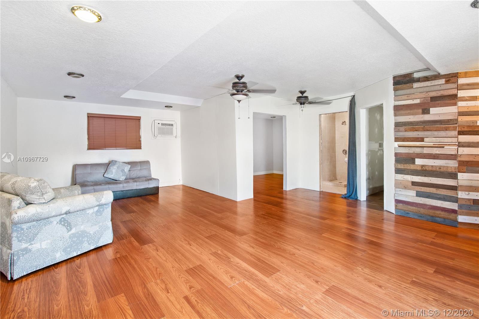 See details / 3549 sq. ft. $ 2020-12-07 0 Photo