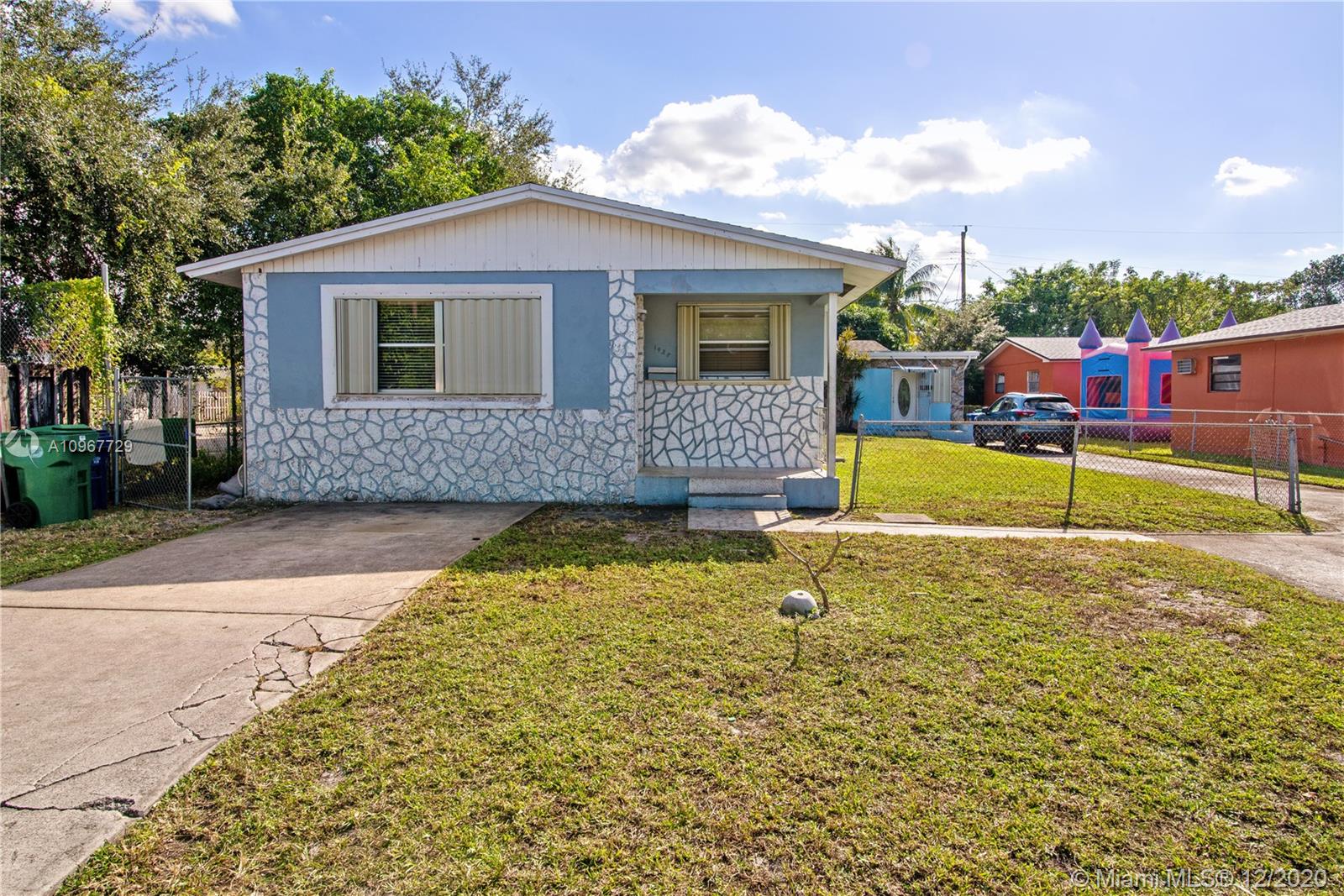 See details / 3549 sq. ft. $ 2020-12-07 0 Photo