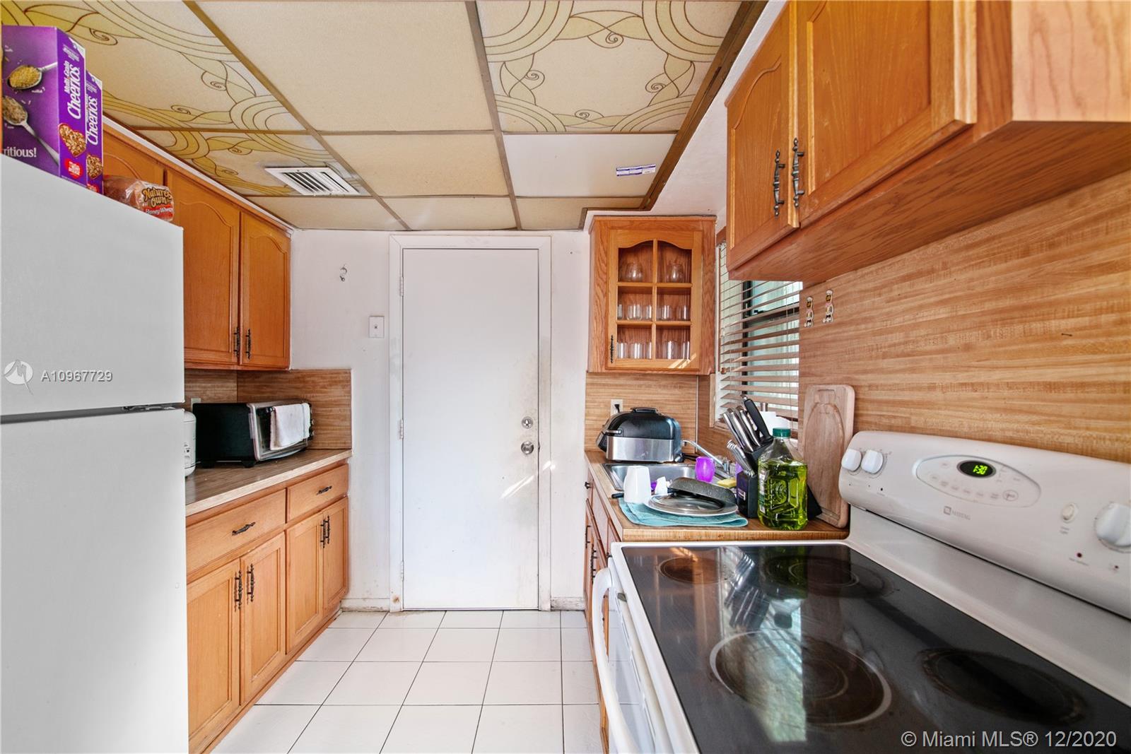 See details / 3549 sq. ft. $ 2020-12-07 0 Photo