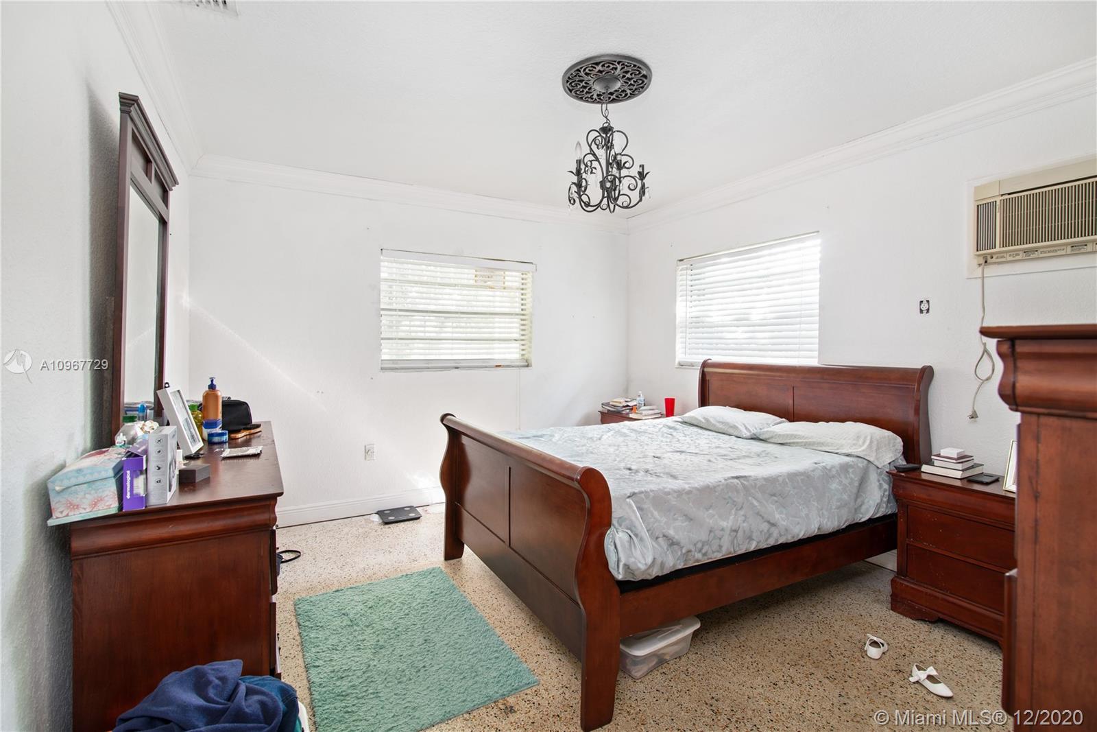See details / 3549 sq. ft. $ 2020-12-07 0 Photo