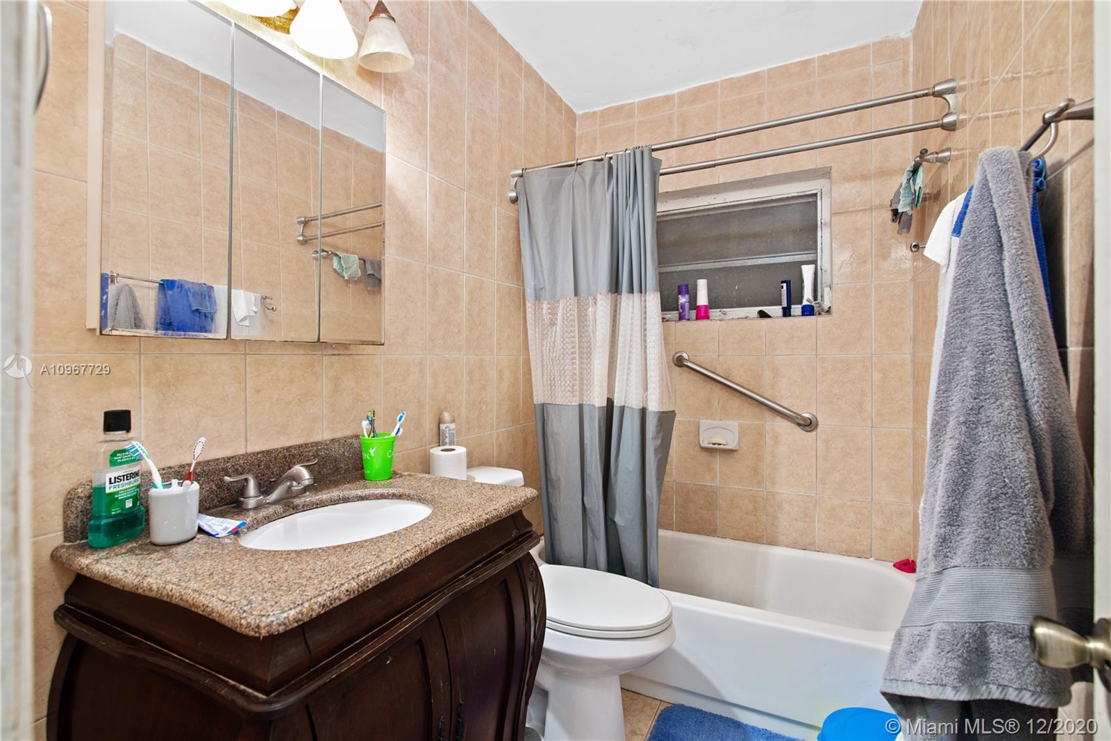 See details / 3549 sq. ft. $ 2020-12-07 0 Photo