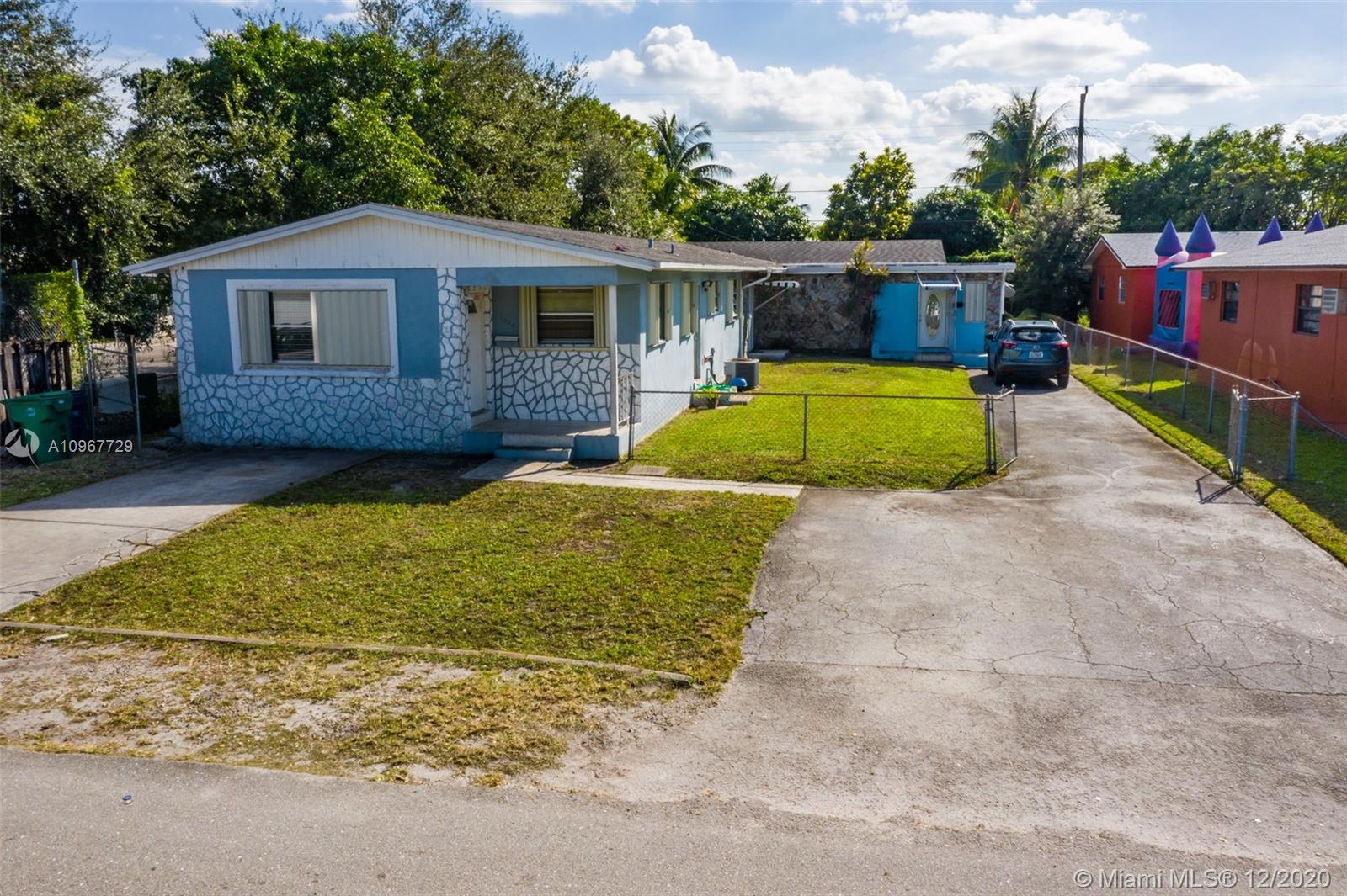 See details / 3549 sq. ft. $ 2020-12-07 0 Photo