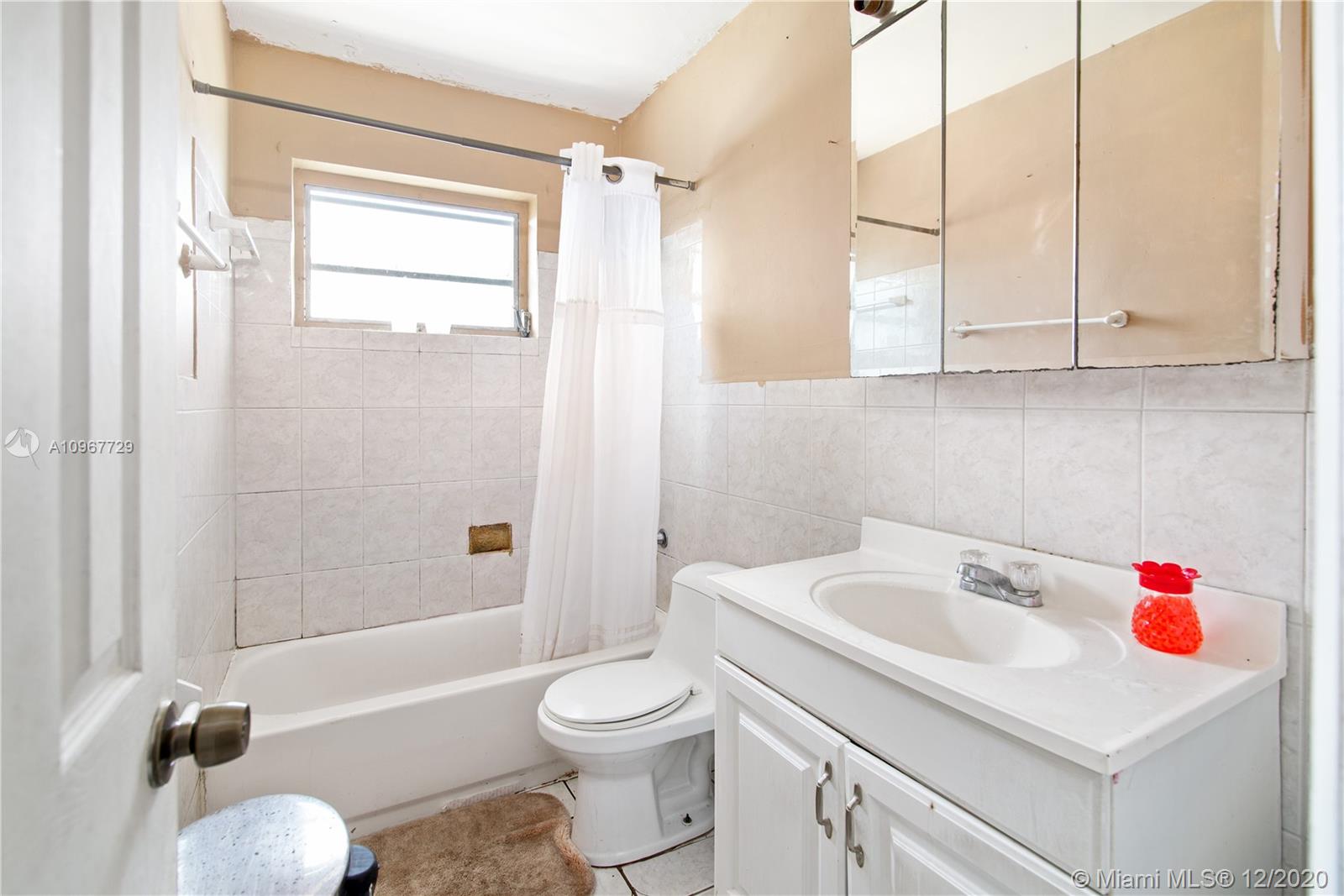 See details / 3549 sq. ft. $ 2020-12-07 0 Photo