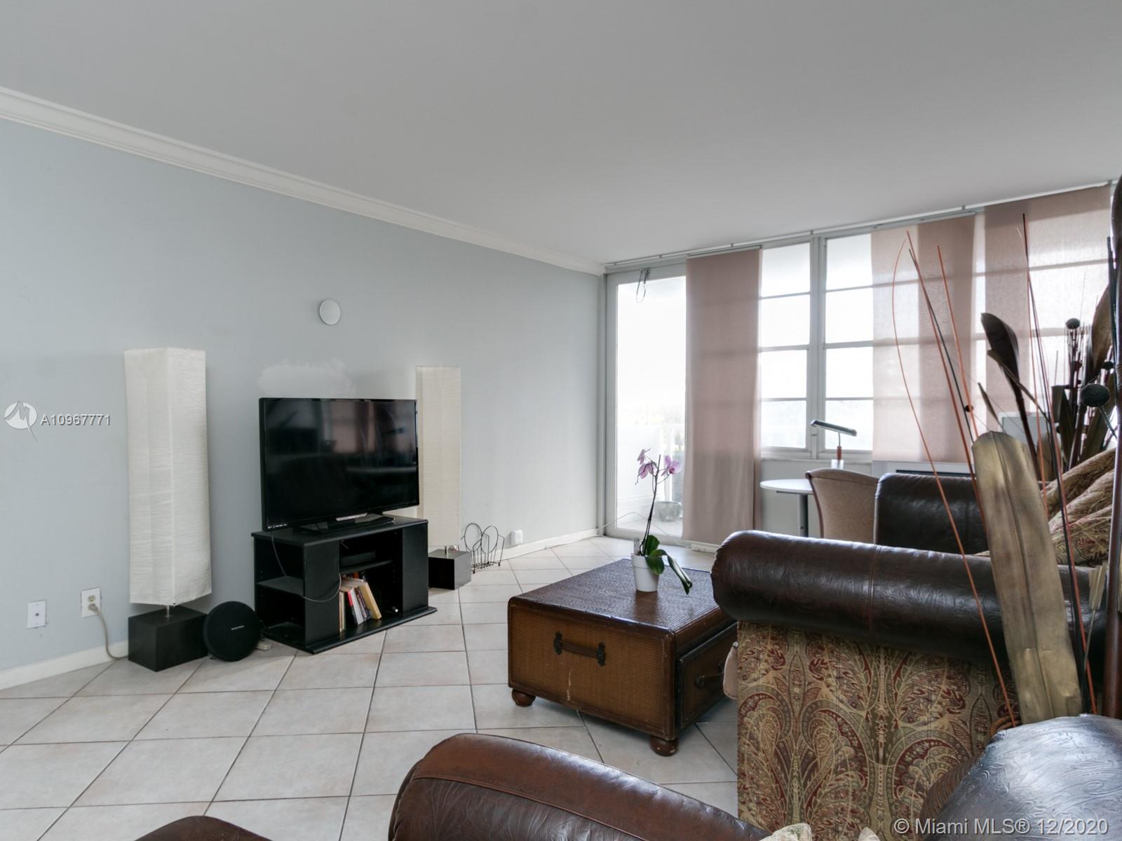 Photo of 3725 Ocean Dr #319, Hollywood, Florida, 33019 -
