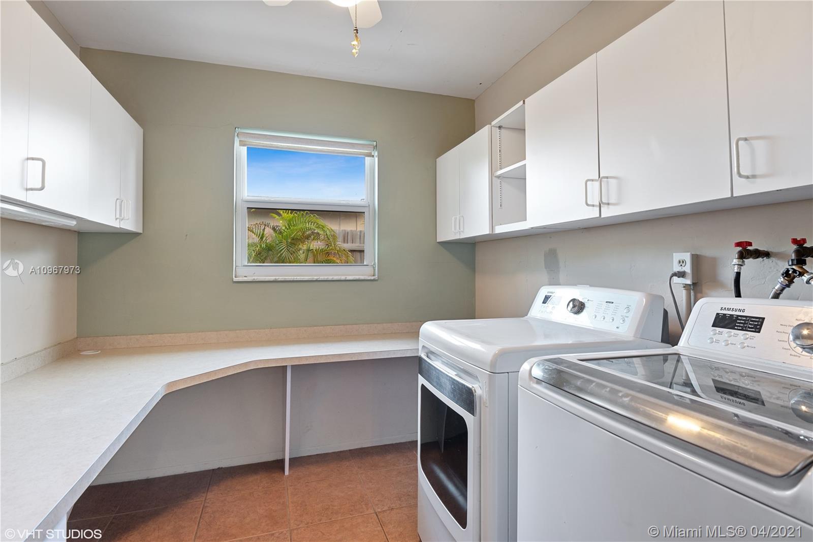 See details / 2431 sq. ft. $ 2021-03-10 0 Photo