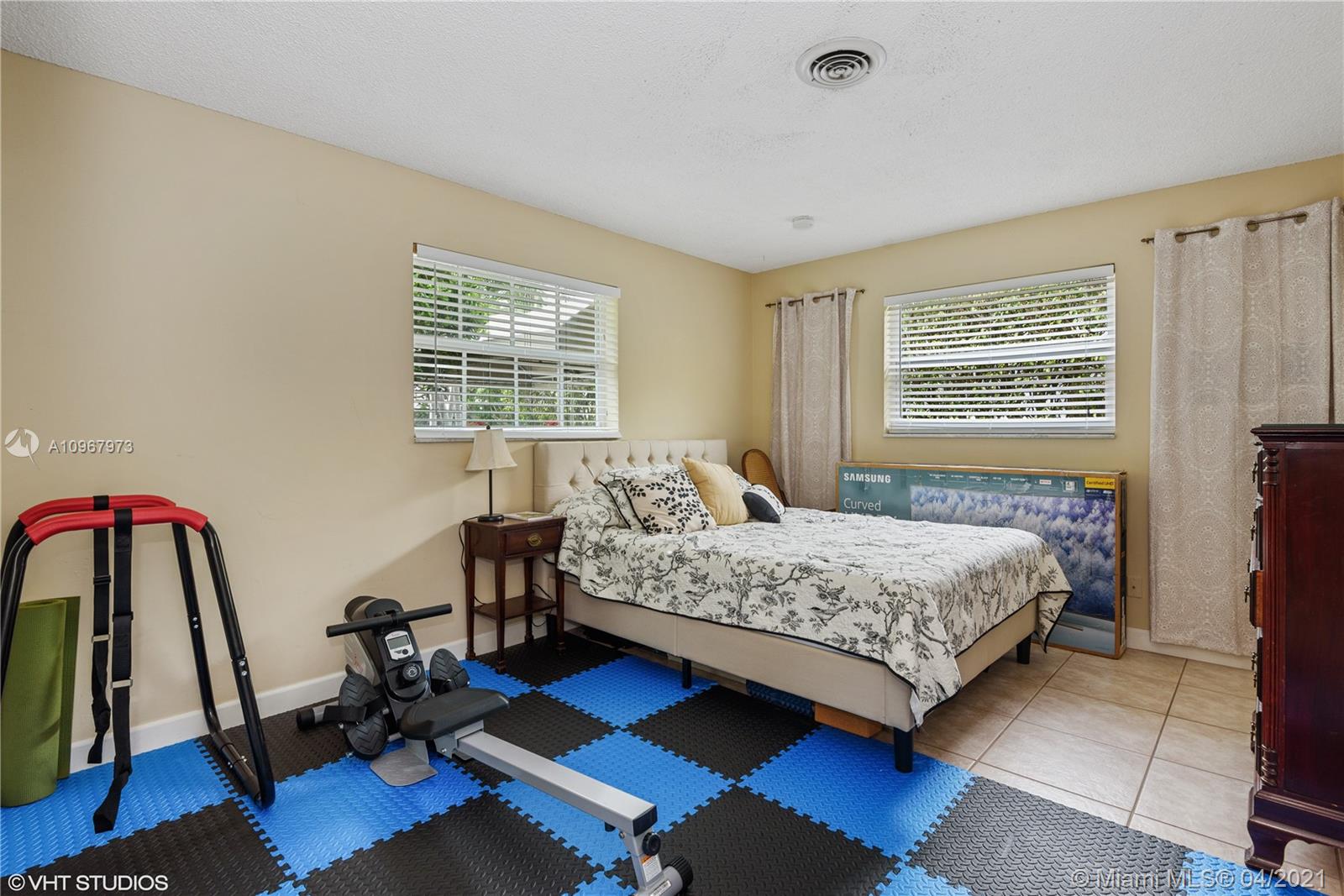 See details / 2431 sq. ft. $ 2021-03-10 0 Photo