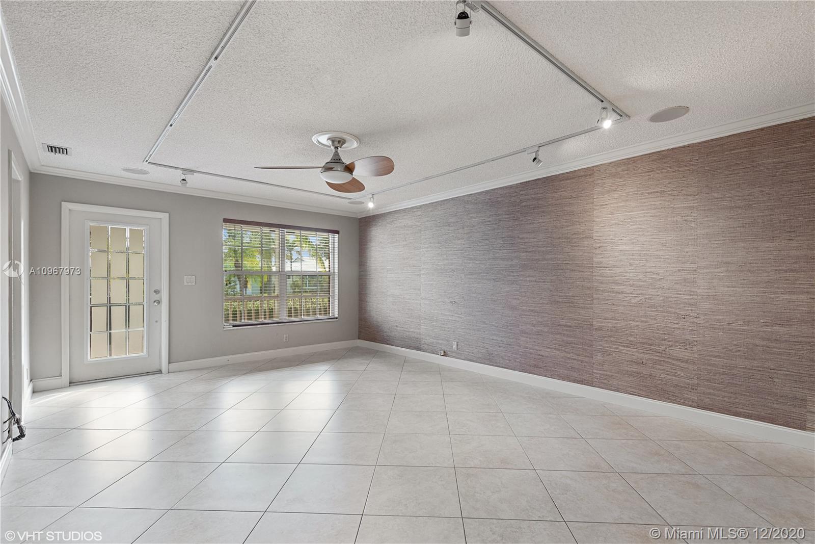 See details / 2431 sq. ft. $ 2021-03-10 0 Photo