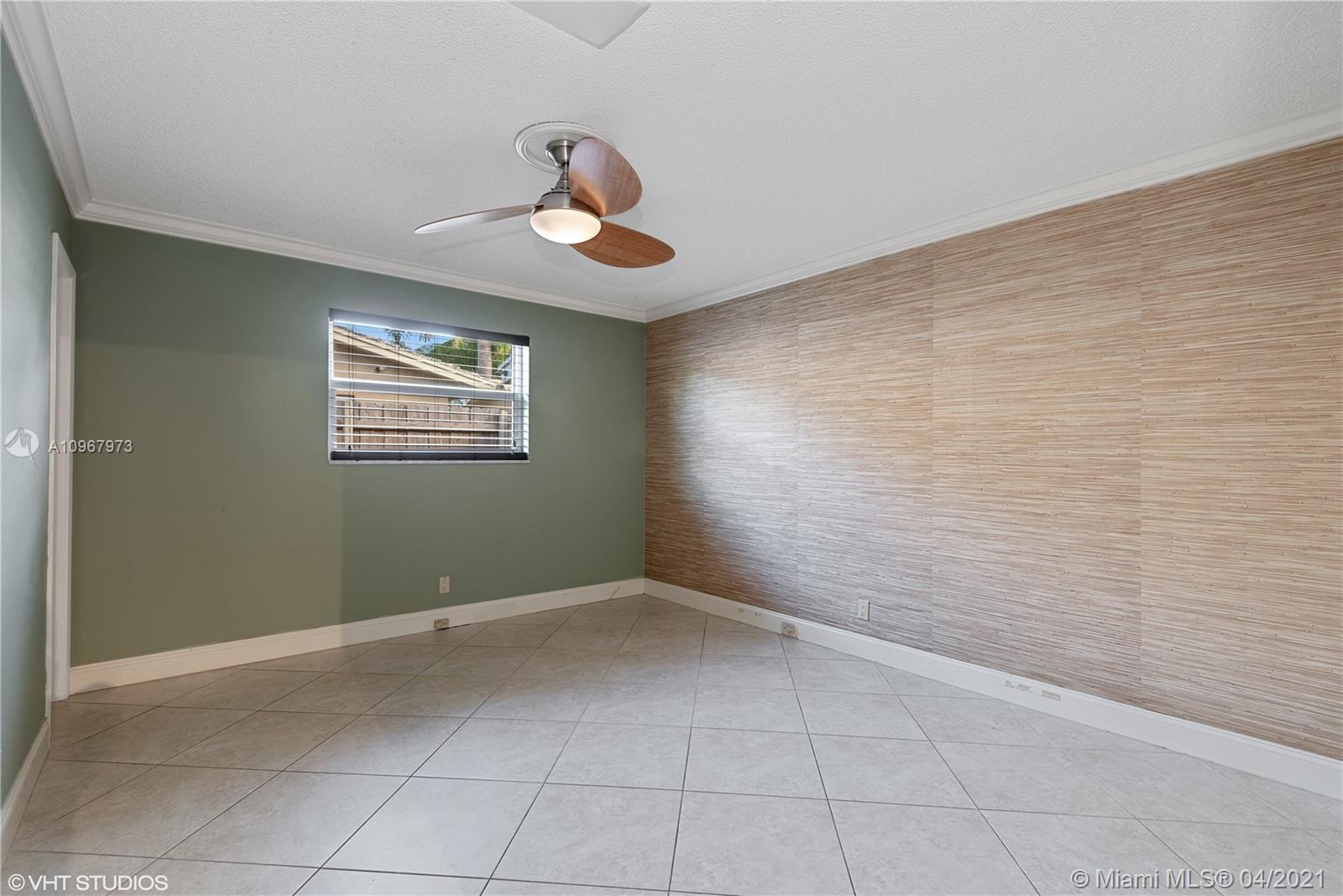 See details / 2431 sq. ft. $ 2021-03-10 0 Photo
