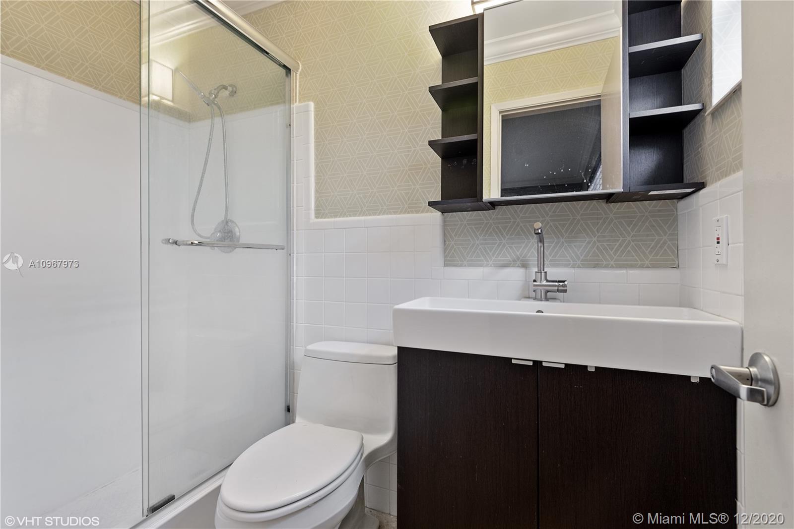 See details / 2431 sq. ft. $ 2021-03-10 0 Photo