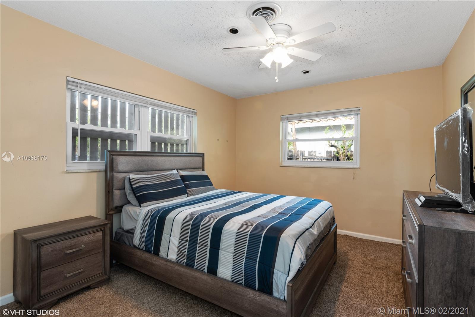 See details / 1924 sq. ft. $ 2020-12-08 0 Photo