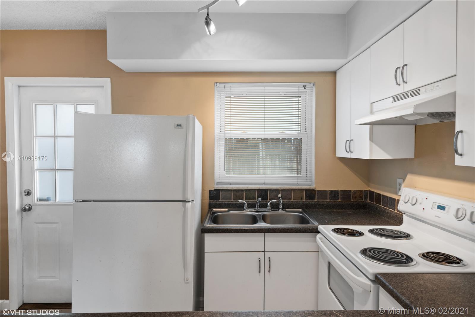 See details / 1924 sq. ft. $ 2020-12-08 0 Photo