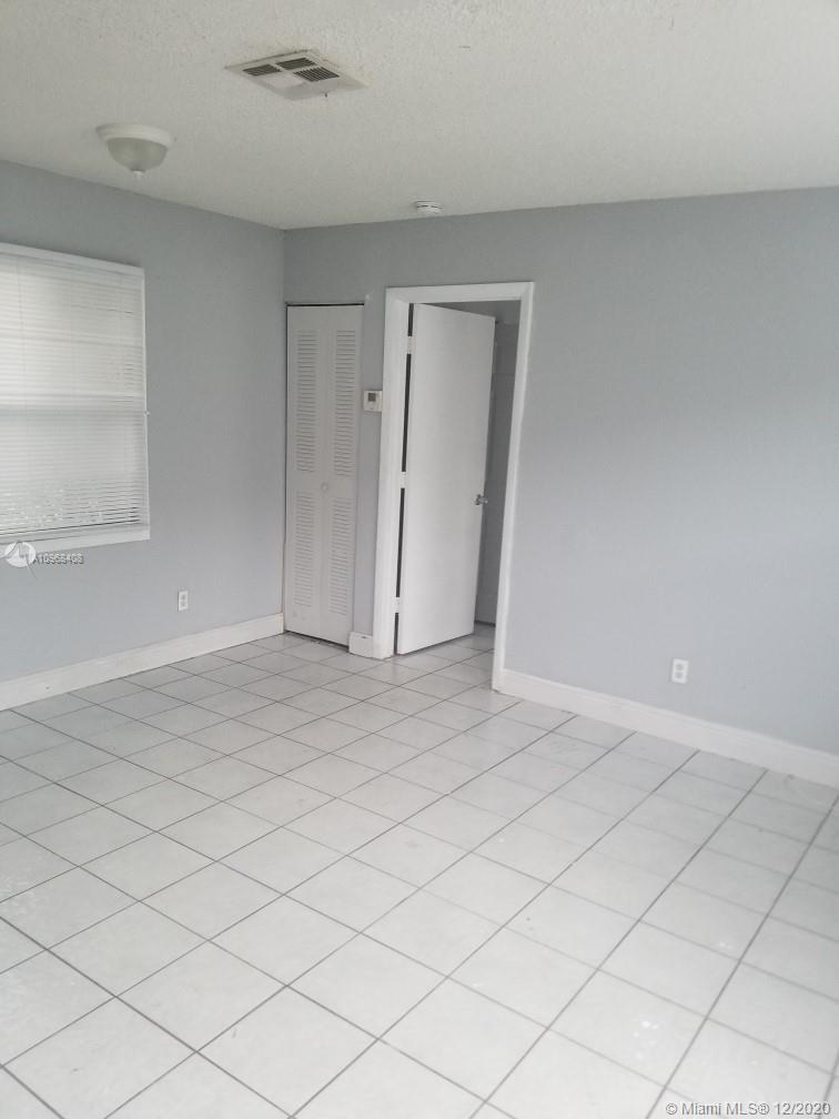 See details / 1350 sq. ft. $ 2020-12-08 0 Photo