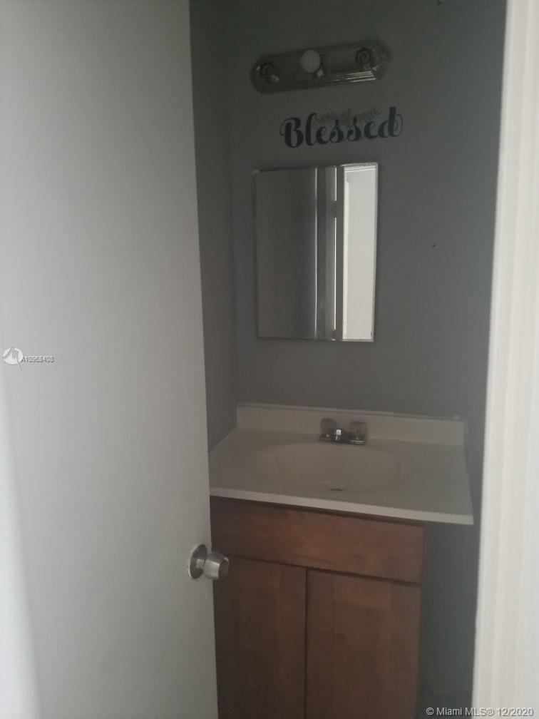 See details / 1350 sq. ft. $ 2020-12-08 0 Photo